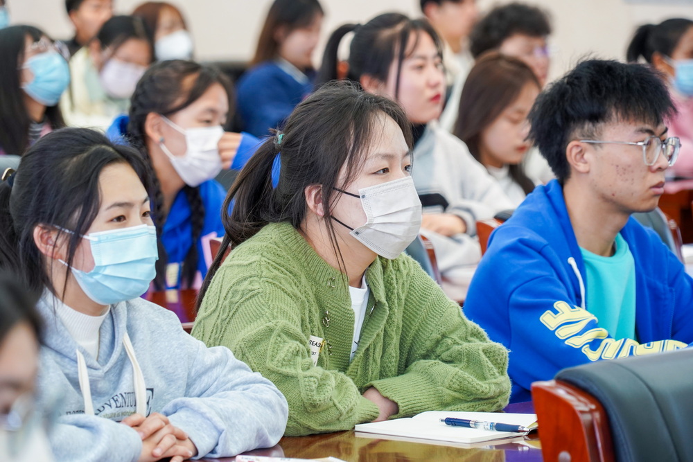 1678114645869004544.jpg 5-2023年3月6日 党委副书记、校长任晖为全校团员干部讲授开学第一课 (10)_调整大小.jpg