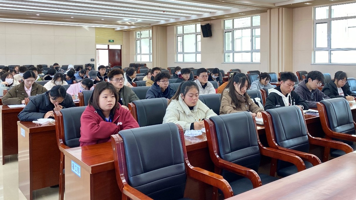 1704178994057029212.jpg 12-28图片3校学生会召开2023年度学生会干部.jpg